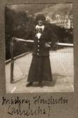 Majory på tennisbanan, 1918