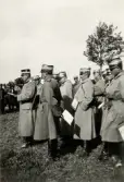 Fältövning på 1920-talet.
En grupp officerare.
Okänd ort.