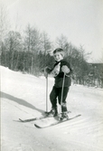 Eva Gripenstedt åker skidor, 1959