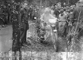 Motorcykeltävling i skogarna kring Norrbyås, 1950-tal