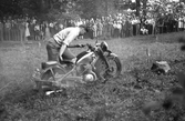 Motorcykeltävling i trakterna av Norrbyås, 1950-tal