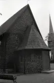 Vapenhuset på Pelarne kyrka från nordväst.