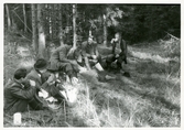 Jaktlaget i Bystad tar kaffepaus, 1939