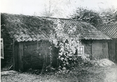 Kung Karl sn, Kungsör, kv. Bågen.
Bod på tomt Bågen nr 9, före 1944.