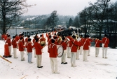 Mölndals Paradorkester underhåller vid invigningen av Gunnebo Bro vid Stensjön. Mölndal i mars 1999.