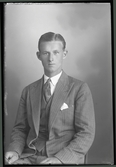 Mansporträtt, körfoto. Karl Gustaf Bergling, Trollebo 214, Hallstahammar.
Ur Gustaf Åhmans samling.