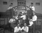 Spexande militärer på logement vid regementet I3, 1929