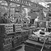 Monteringshall vid Volvos fabrik i Norrköping, 1940-tal