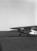 Albin Ahrenbergs flygplan på Sörby flygfält, 1938-04-24