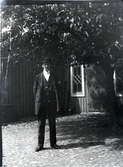 Pappa på gården. 1916.