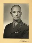 En medelålders man i uniform.
Bröstbild, halvprofil. Ateljéfoto.
Överste Gustaf Källner, regementschef för I11 1946-1950.