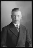 Porträtt. Evert Lund, Kolbäck.
Ur Gustaf Åhmans bildarkiv.