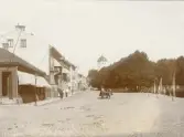 Norra Hamngatan, Uddevalla. 
Stämplad i högra hörnet: Maria Lundbäck Uddevalla. 1909.