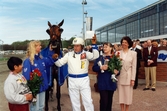 Travloppet Drottning Silvias Pokal på Åbytravet i Åby, Mölndal, den 7 maj 1994. Segrade gjorde Christer Nylander med Serena. Prinsessan Désirée ses till höger i bild.