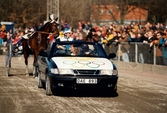 Travloppet Olympiatravet på Åbytravet i Åby, Mölndal, lördagen den 12 april 1997. Friidrottaren Ludmila Engquist och kanotisterna Agneta Andersson och Susanne Gunnarsson åker på travbanan med bil.