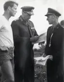 MM i militär femkamp på I11 (1:a i lag: P6, 2:a I11. Individuell segrare: Claes Friberg, I11).
Augusti 1966.
Fr.v.: Rolf Nilsson I3, CA general Almgren och major Karlsson (arméns idrottsofficer).