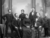 Barberare Andersson med familj, ca. 1900. Ateljéfoto.