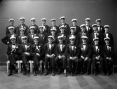 Studentgrupp fotograferade i ateljé, Växjö 1924.