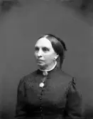 Kammarherrinnan Gyllensvärd, Åby. Ateljéfoto, ca 1885.