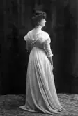 Porträtt av kvinna. Ateljéfoto, tidigt 1900-tal.