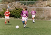 Fotbollslaget Jitex BK spelar match mot Mallbackens IF på Kvarnbyvallen i Mölndal, april 1993. Matchen slutade 2-1.