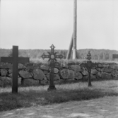 Hedemora, Garpenberg. Kyrkan. En rad gamla Järnvårdar. 1929-1930.