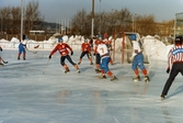 Bandylaget Kållereds SK spelar match på Åby isstadion i Mölndal, år 1986.