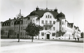 Västerås, Centrum, kv. Inge.
Hörnet Domkyrkoesplanaden/Vasagatan. C:a 1915-1920.