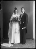 Brudpar. Arthur Vedholm, Tomtebo 121, Hallstahammar.
Ur Gustaf Åhmans samling.