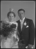 Bröllopsporträtt. Brudpar. Olsson. Ur Gustaf Åhmans samling.