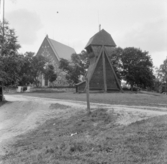 Borlänge, Torsång, Kyrkan och klockstapeln.