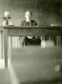 Lärarinnan Ragnhild Forsell i kadedern, 1920-tal