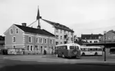 Våren 1949 togs busstorget i hörnet Drottninggatan och Djurgårdsgatan i bruk. 