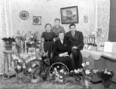 Fru Dahlberg med familj