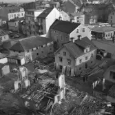 Foto från hösten 1954 från taken på ett av de höga huset i Drottninggatsbacken. Till höger i hörnet ser man gammelgamla busstorget .