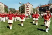 Mölndals Paradorkester underhåller med musik i stadshusparken i Mölndal den 1 maj 1990.