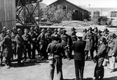 Samling inför brandövning på Centralverkstäderna, 1959