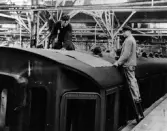 Revision av passagerarvagn på Centralverkstäderna, 1941