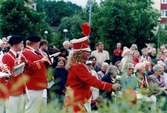 Nationaldagsfirande i Stadshusparken i Mölndal den 6 juni 1999. Musikunderhållning av Mölndals Paradorkester.