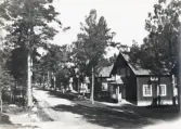 Repetitionsövningarna vid I11 i Växjö, hösten 1921.
De nybyggda underofficersvillorna.