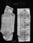 Örngott med örngottshuva med mönster och lång text broderad i korssöm, märkt 