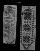 Örngott med örngottshuvor, en broderad i korssöm (64), en stickad med motiv av bl a tre åttabladiga stjärnor (65).
Foto. G. Reimers Gefle