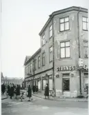 Västerås, Centrum, kv. Klas.
Hantverkargatan mot väster, från Vasagatan. 1964.