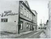 Västerås, Centrum, kv. Klas.
Strands barnkläder från Hantverkargatan. 1964.