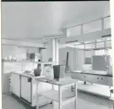 Västerås, Centrum, kv. Klas.
Interiör av köket i Margaretas matsalar, 1985.