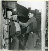 Västerås, Centrum, kv. Knut.
Vasagatan 18 under rivning. 1950-talet.