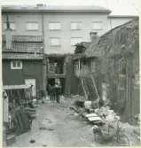Västerås, Centrum, kv. Knut.
Vasagatan 18 under rivning. 1950-talet.