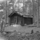 Falun, Norslund, Korsnäs, Haraldsbo, kallförråd med halmtak 1926.