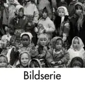 Serie om fem svartvita fotografier som visar påskfirande på Mölndals torg, år 1991. Porträtt av påskkärringar och påskgubbar.