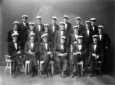 Studenter, vt. 1926. 
Gruppfoto med studenter i ateljé.